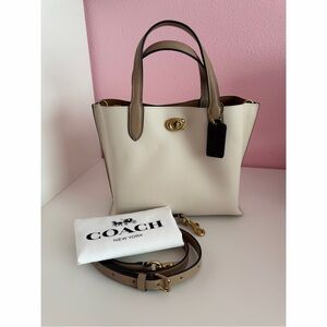 Coach Willow Tote 24
